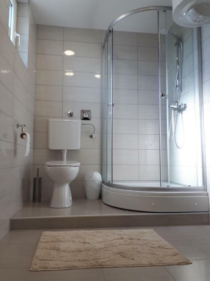 Apartman Skribulja Zupanja Exterior photo